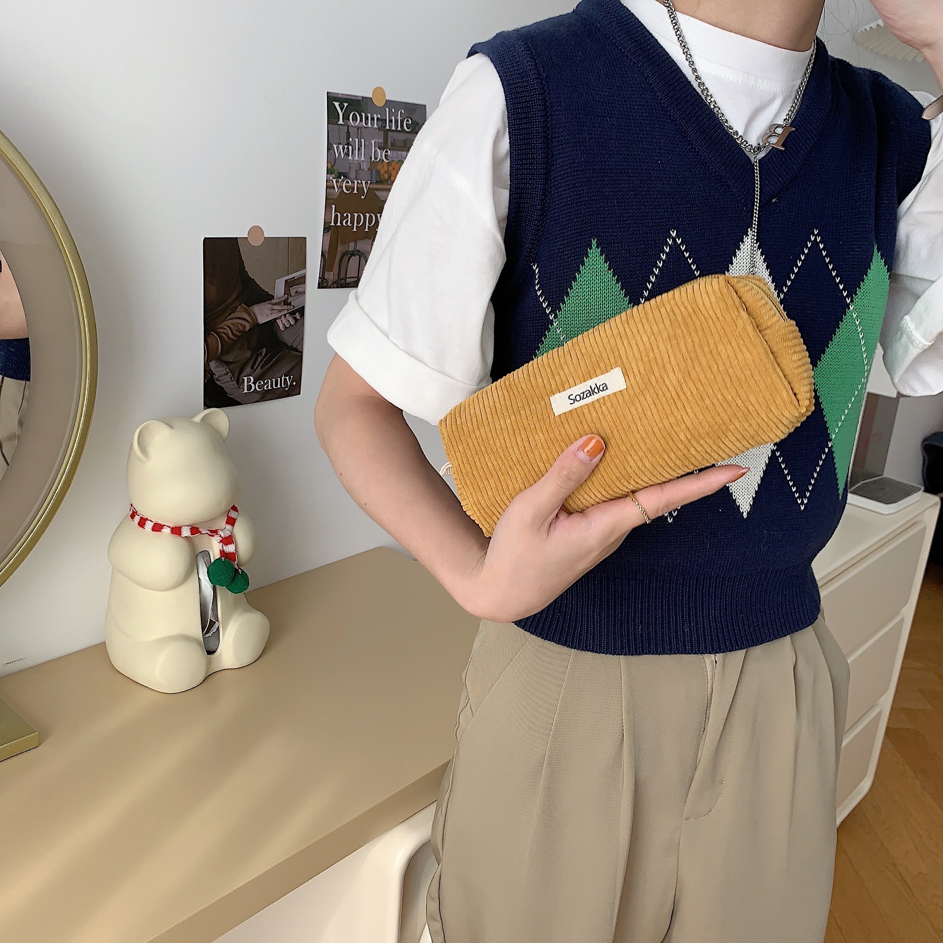 [Spot] 32131 vintage corduroy solid color pencil case literary simple stationery bag high school students storage bag