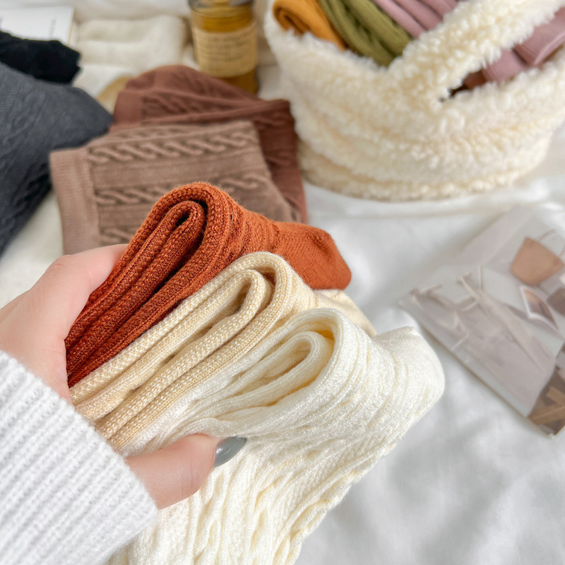 Winter thickened socks women's Japanese knitted Twist cashmere women's mid-calf socks ins fashionable all-match retro warm pile