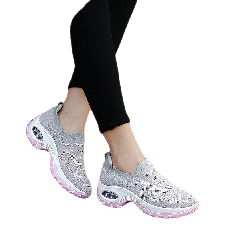 2024 New Cross-border Wholesale Old Beijing Cloth Shoes Red Sports Mother Women's Casual Soft Bottom Air Cushion Shoes