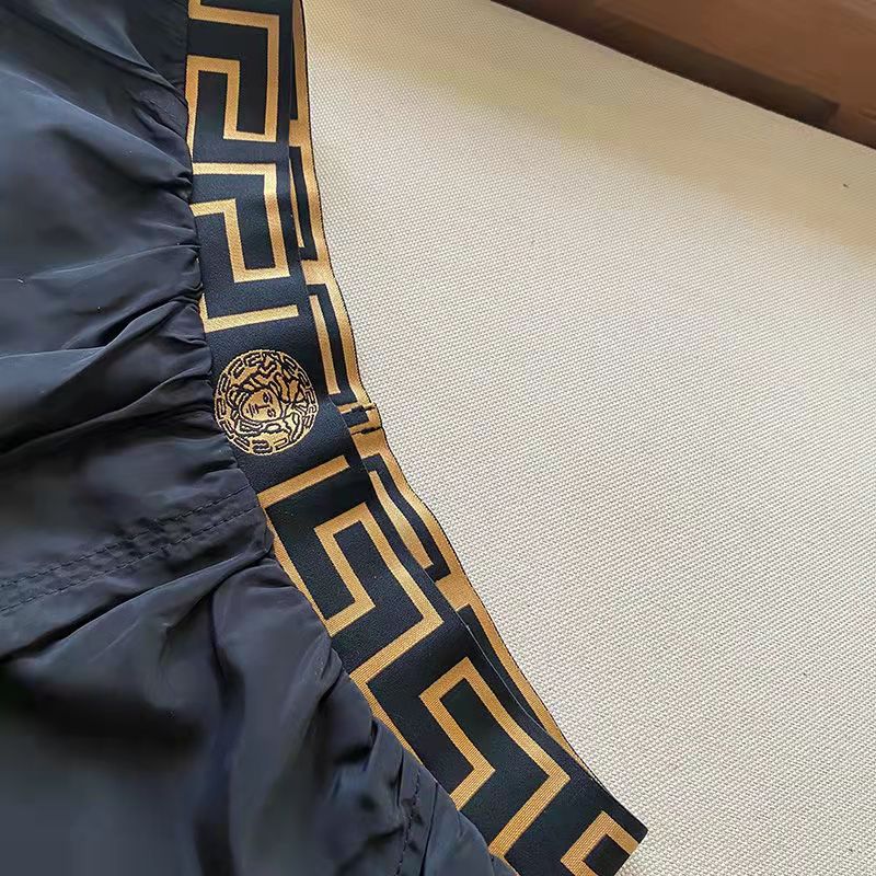 2022 Summer New Medusa Fashion Brand Men's Shorts Five-point Pants Beach Pants Ice Silk Pants Men's Pants Fashion