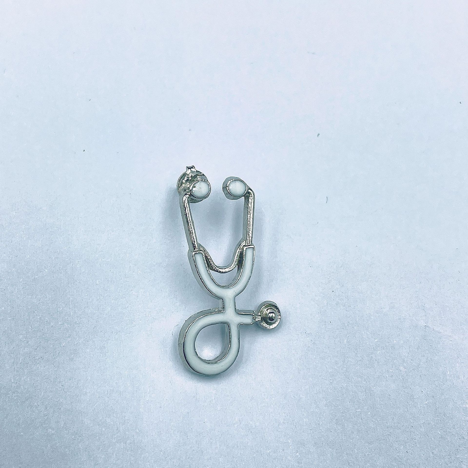 WISH Cross-border Explosions Cartoon Brooch Wholesale Creative Joker Doctor Stethoscope Brooch Jewelry European and American Jewelry