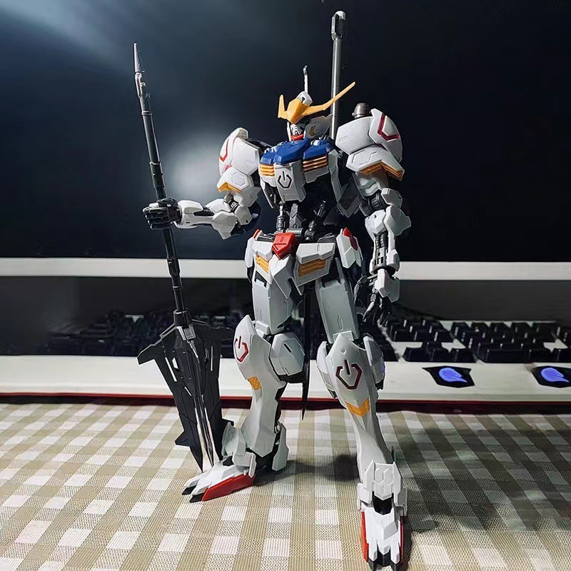 高い模型のガンダムは自由に強襲します。|undefined