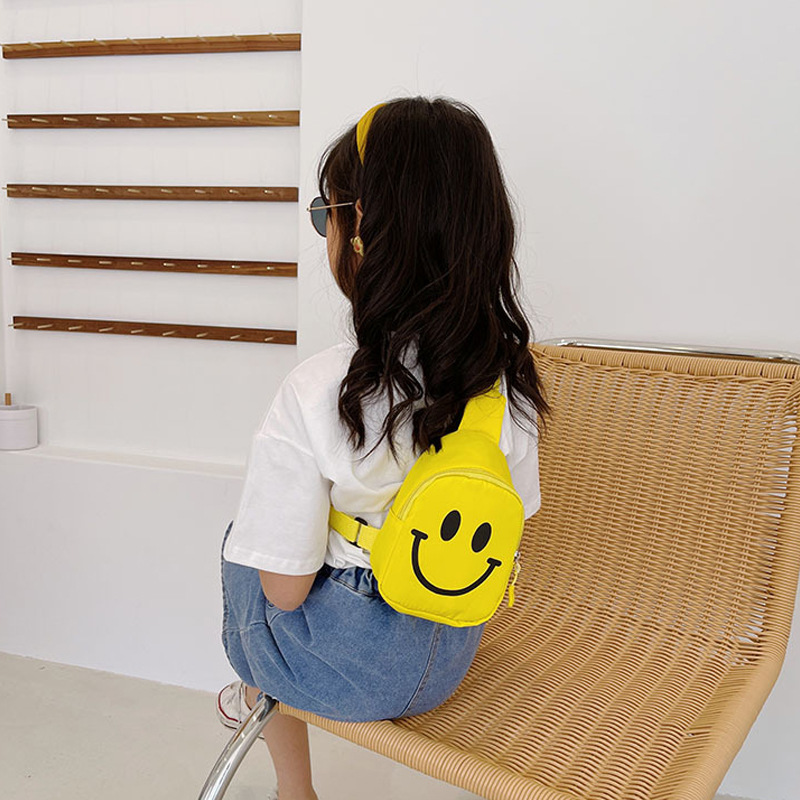 Smiley girl messenger bag 2023 new summer children's backpack large capacity medium and big Children Baby small bag small children