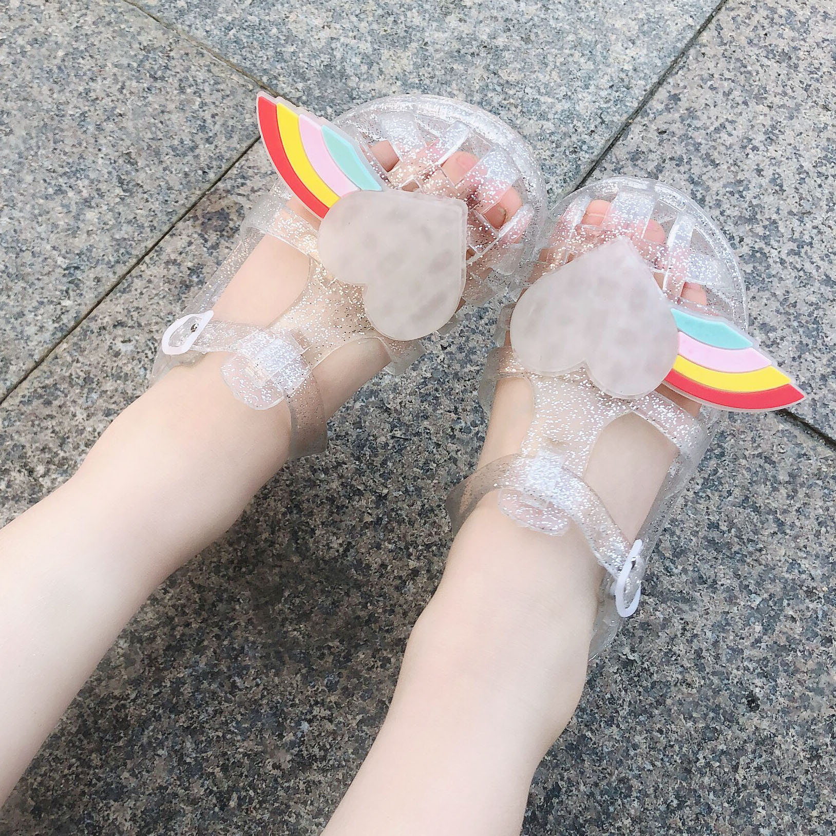 Korean version of summer small and medium-sized girls and children's Baotou jelly sandals and slippers children's love wings Roman shoes single-layer shoes beach shoes
