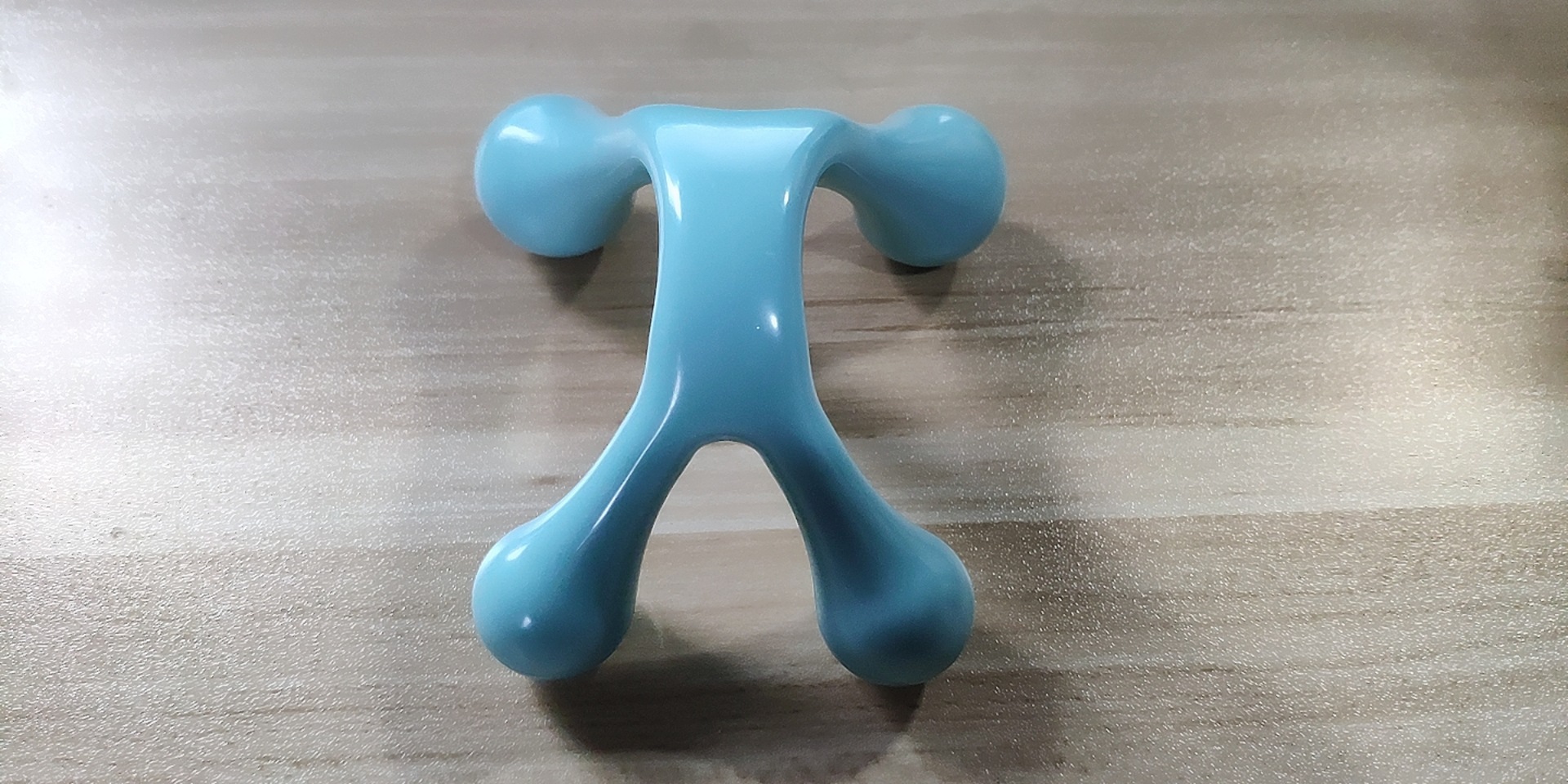 Factory direct plastic four-corner massager four-foot massager acupoint massager