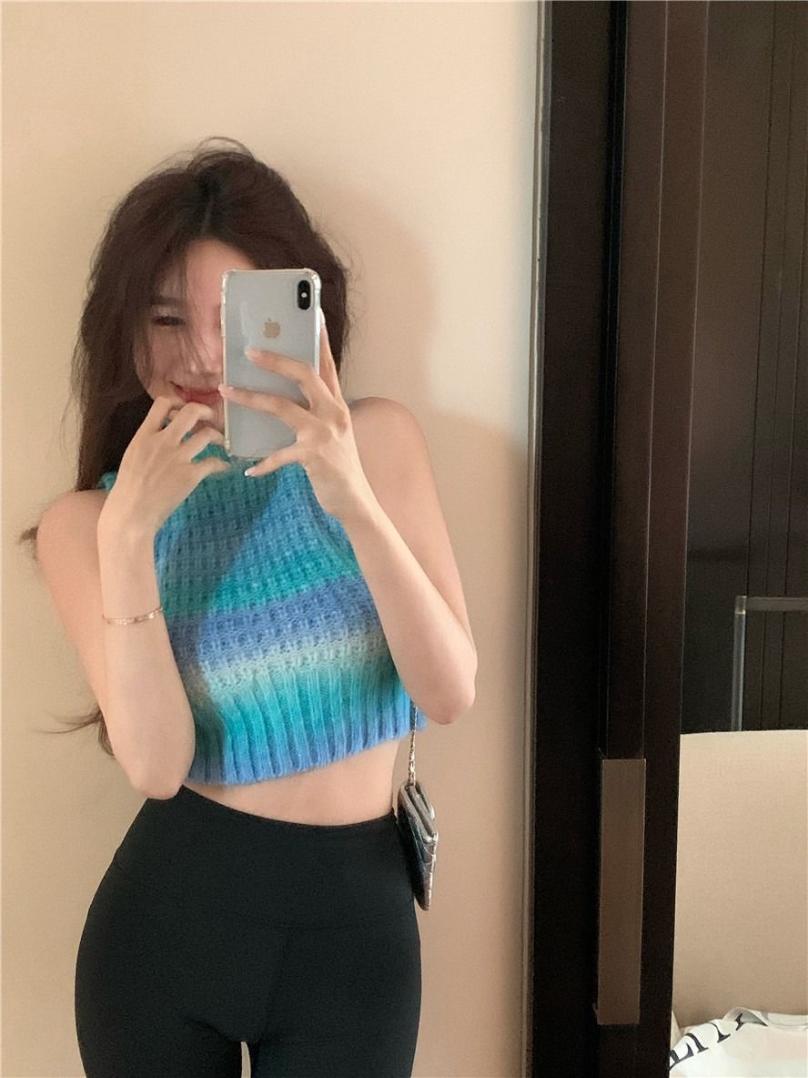 Dopamine girl wear suspenders summer new hot girl vest female gradient Korean style short outer sleeveless top