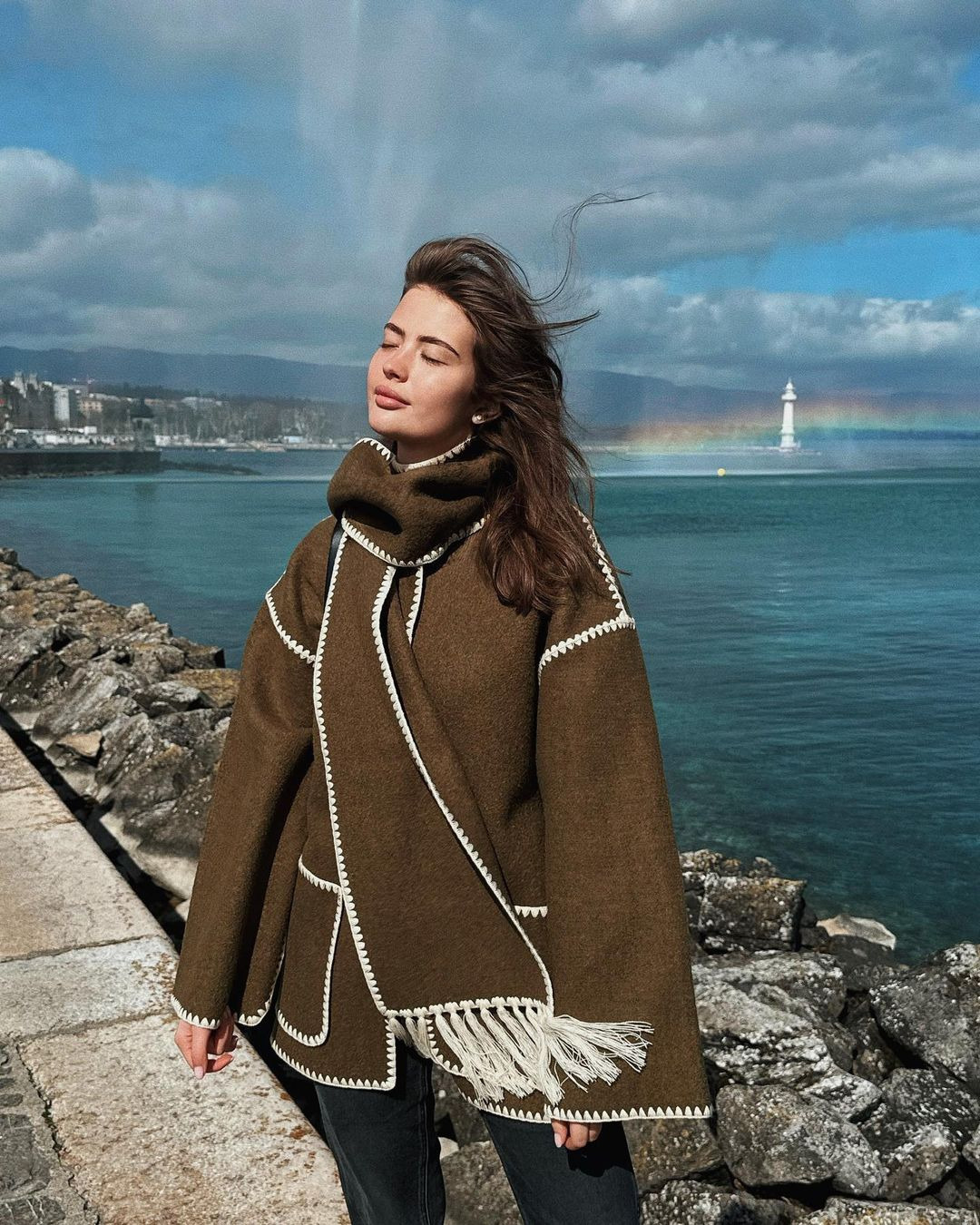 Amazon European and American women's clothing 2023 autumn and winter new fashion woolen coat thickened loose with scarf tassel Women's
