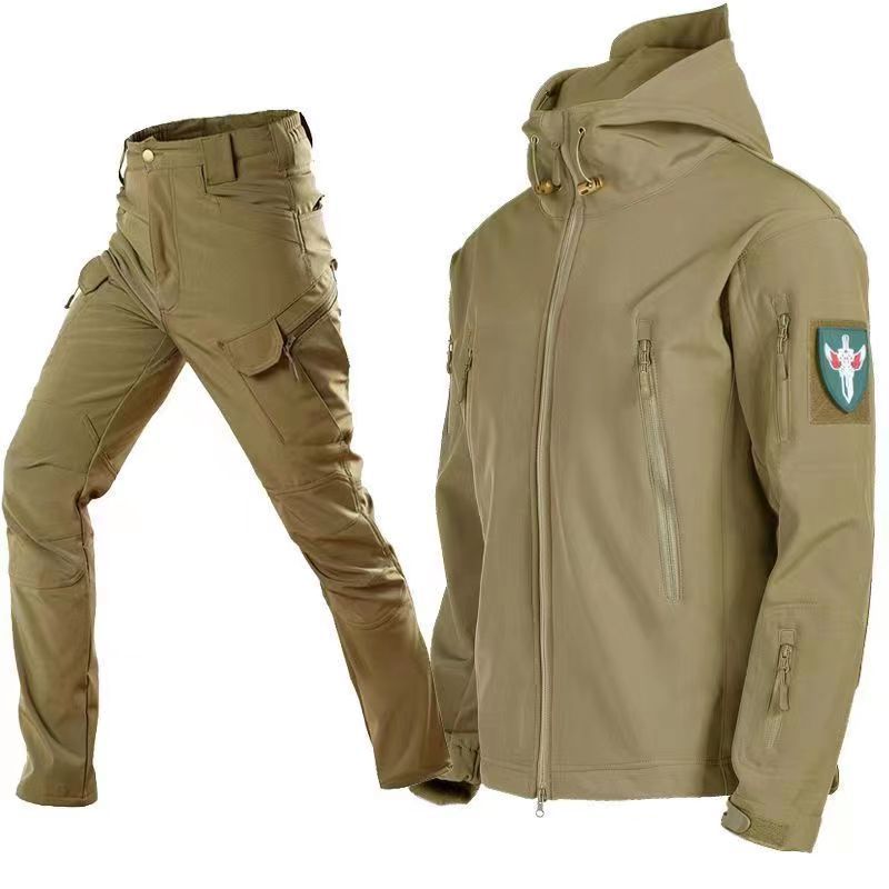 屋外サメの皮の柔らかい殻の突撃服のスーツの男性の春秋の冬の軍のファンの防風の通気性のベルベットの登山服のコート|undefined