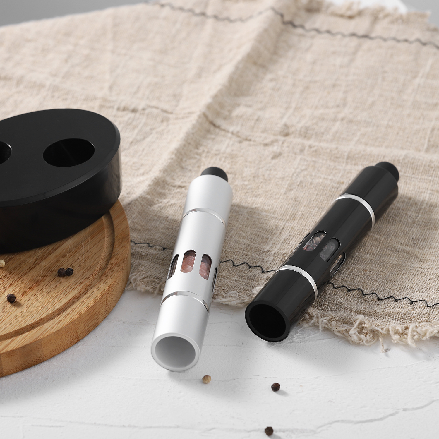 Spot Pepper Grinder Household Aluminum Alloy Sea Salt Black Pepper Grinding Bottle Pepper Grinder Single Hand Grinder