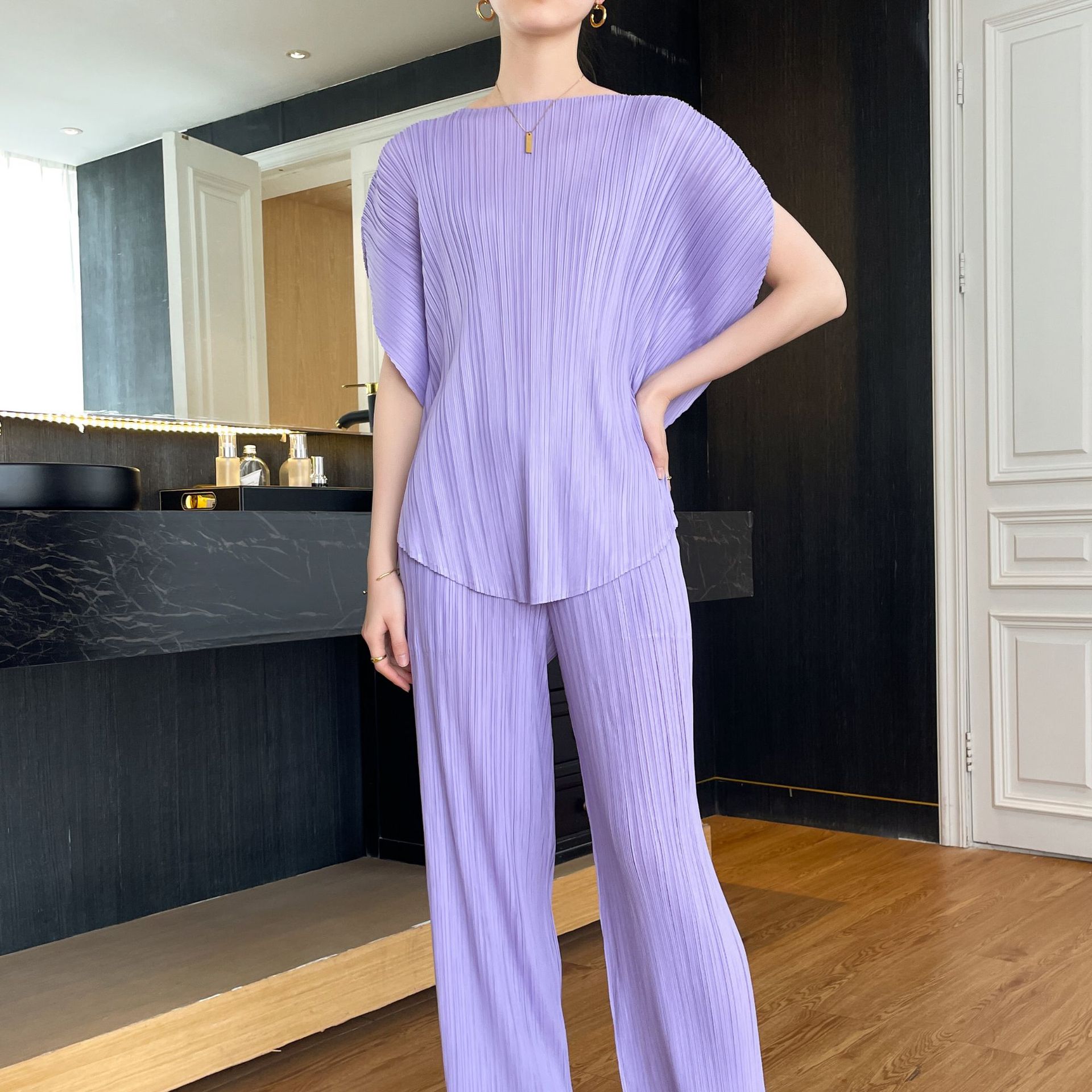 Quality 2024 summer high-end pleat casual fashion personality versatile irregular heart-shaped top pleats