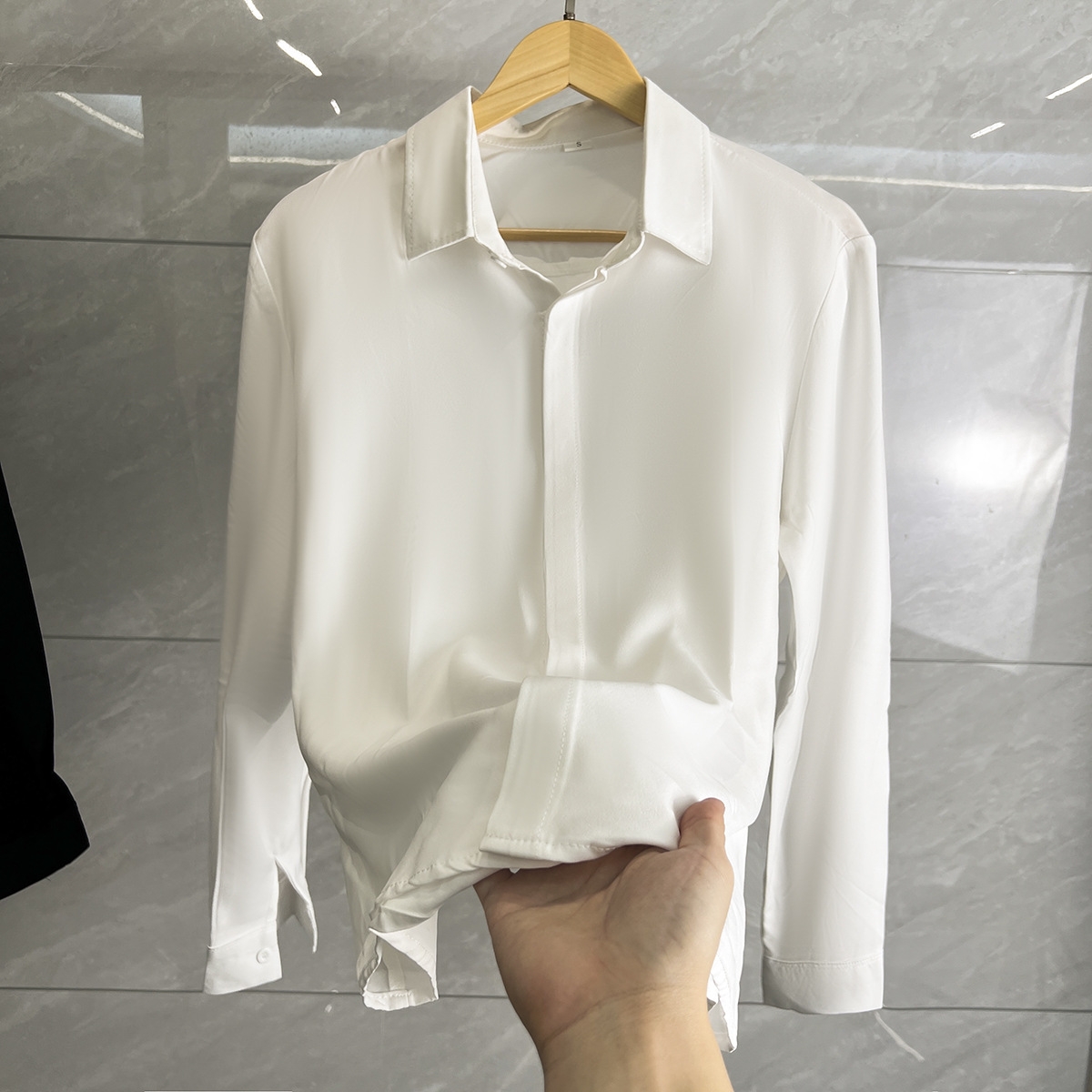 Autumn seamless hidden buckle white shirt men's draping long sleeve hair stylist pure white loose casual chiffon shirt fresh