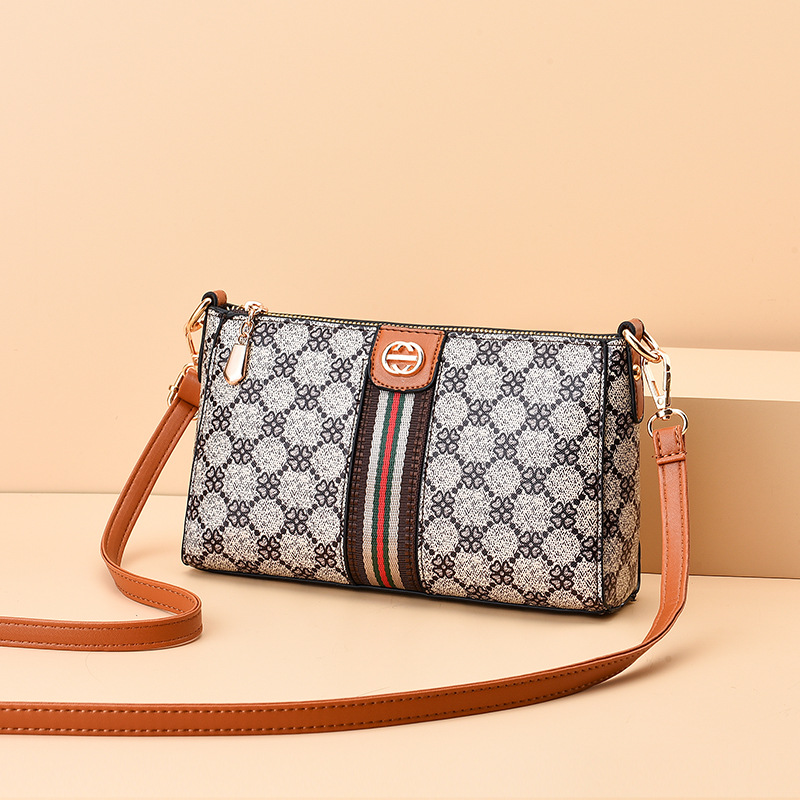 Women's bag 2022 summer middle-aged women's bag Korean style simple casual mom bag horizontal square shoulder messenger bag fashion