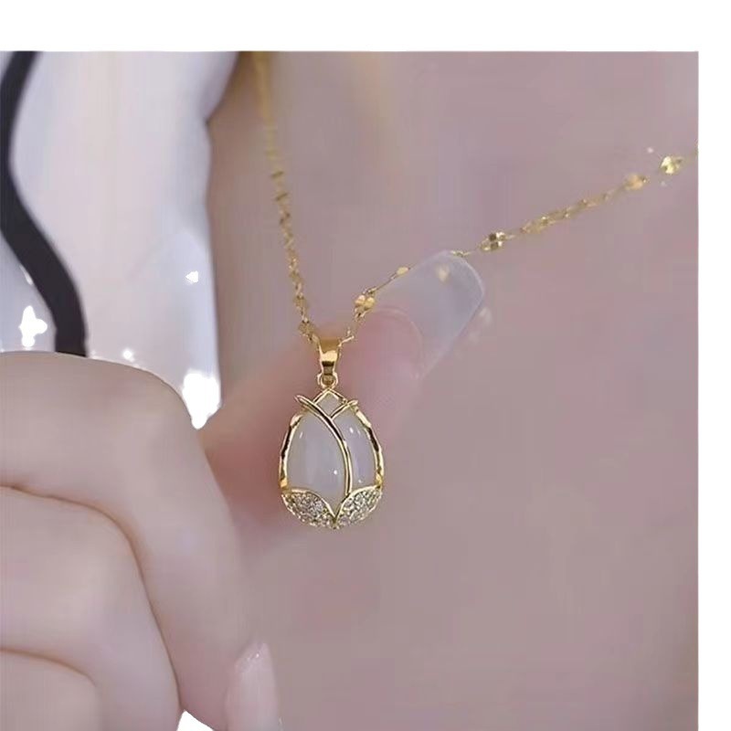 Necklace ins2024 New Fashion Light Luxury Niche Design Tulip Pendant Collarbone Necklace Women Temperament Jewelry