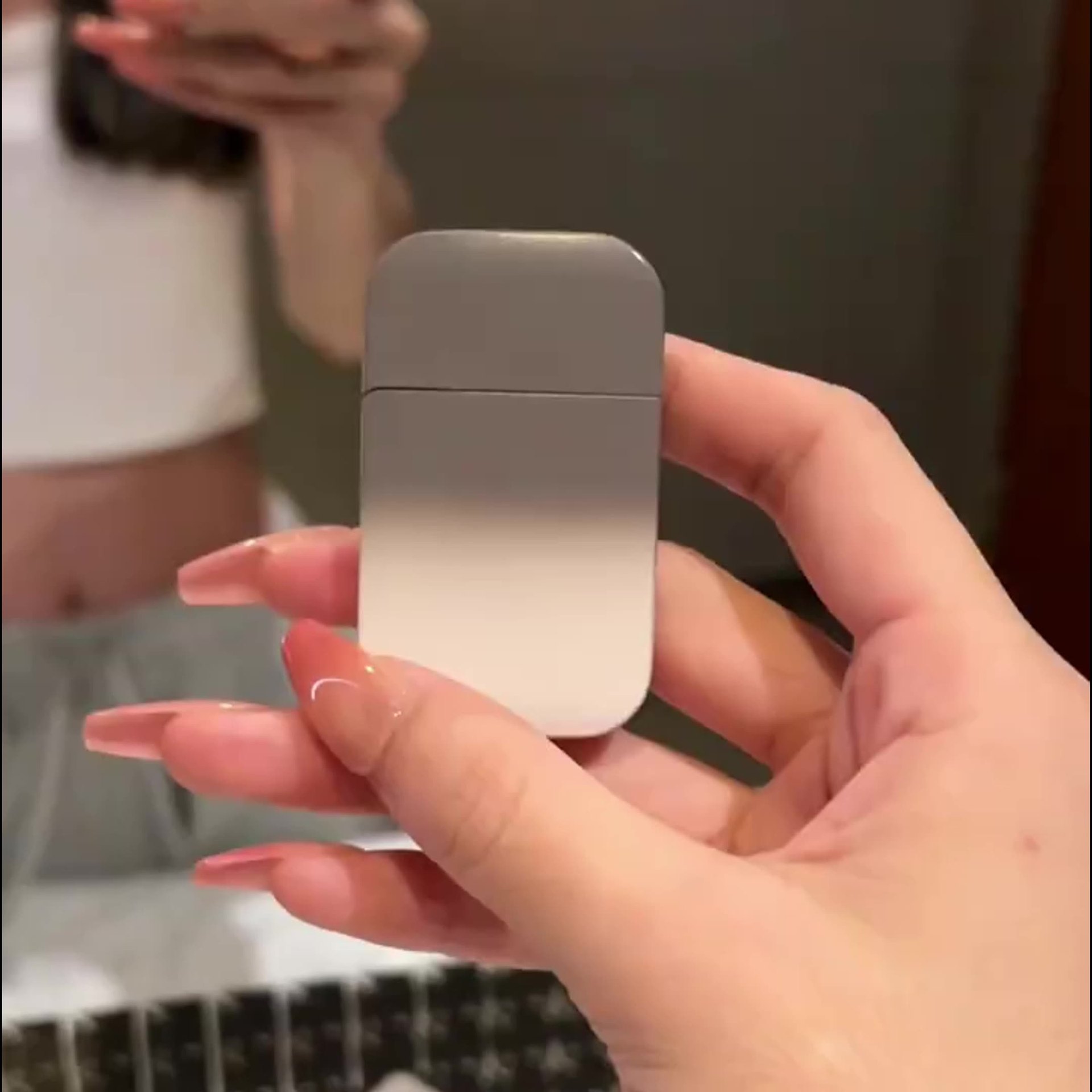 High-looking pink flame inflatable lighter windproof metal gradient ins Internet celebrity female lighter for boyfriend wholesale