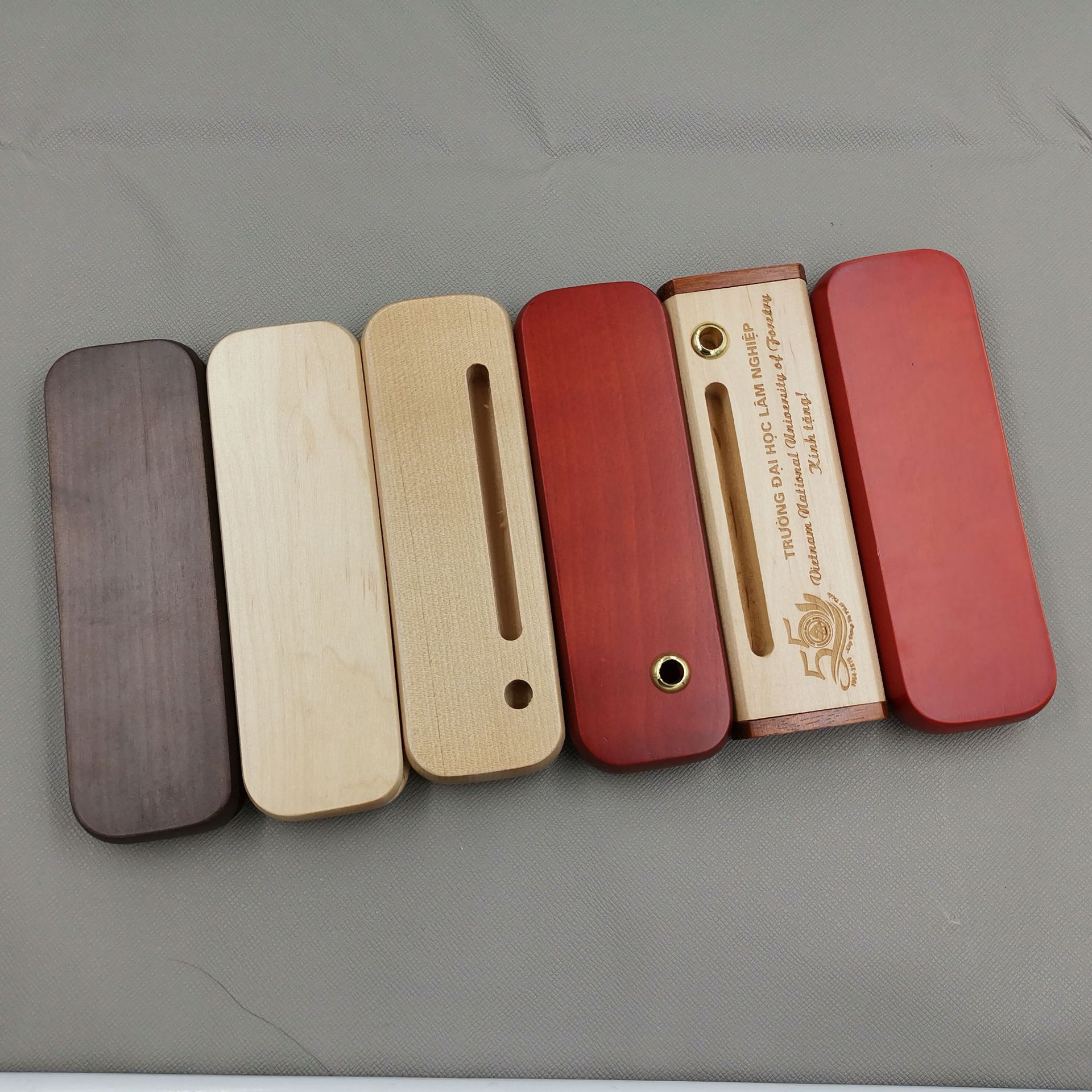 Bamboo pen box factory direct wholesale business gifts bamboo solid wood pen box can be engraved LOGO