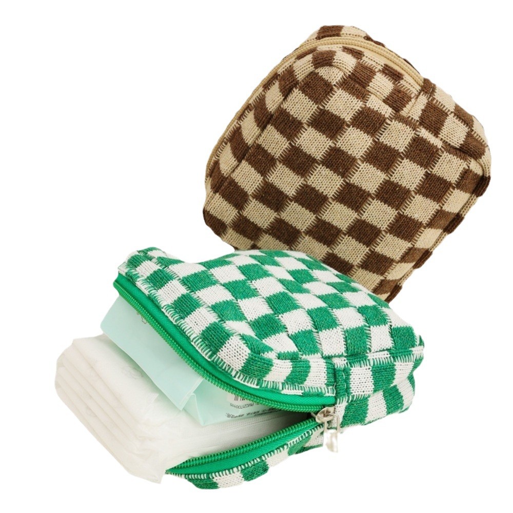 Creative South Korea chessboard grid knitted coin purse portable large capacity aunt towel sanitary napkin storage bag monthly bag