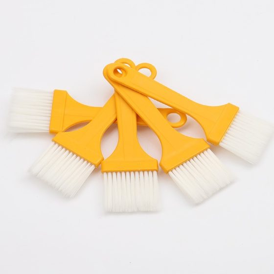 Factory wholesale thin handle plastic board brush 4mm thick yellow handle brush small keyboard brush oil dip sauce barbecue brush