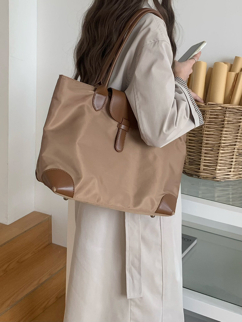 Borsa a tracolla grande da donna 2023, nuova borsa da pendolare, borsa da classe per studenti, borsa tote in tessuto di nylon, tutto abbinato_voghion.com