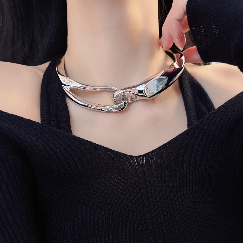 European and American heavy industry metal style hinge three-dimensional thick ring buckle necklace men's and women's light luxury niche high-grade necklace clavicle chain
