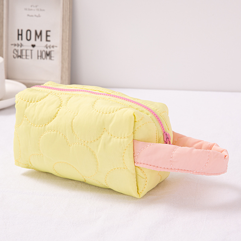 2021 New Style Cosmetic Bag Women's Large Capacity ins High-end Sense Niche Portable High-value Portable Toiletries Storage Bag