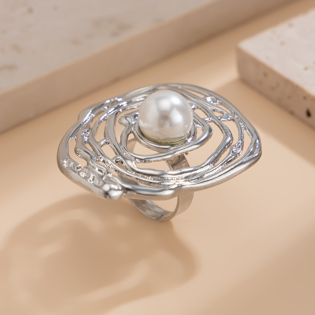 Europa e Stati Uniti transfrontaliero ins esagerato metallo vento piega perla anello personalità dolce fresco linea anello aperto anello_voghion.com