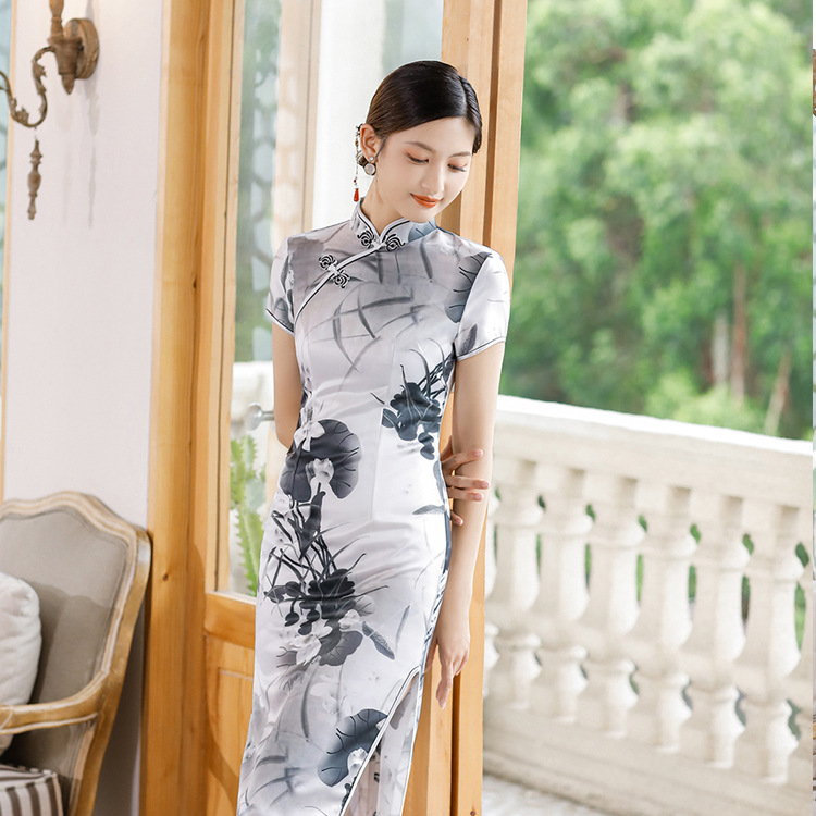 2024 summer and autumn new short sleeve long satin young Chinese style slimming cheongsam skirt plus size mother women's clothing wholesale