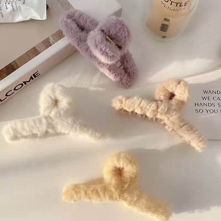 New simple plush hair clip girl's autumn and winter back head hair clip temperament hair catch shark clip hair accessories