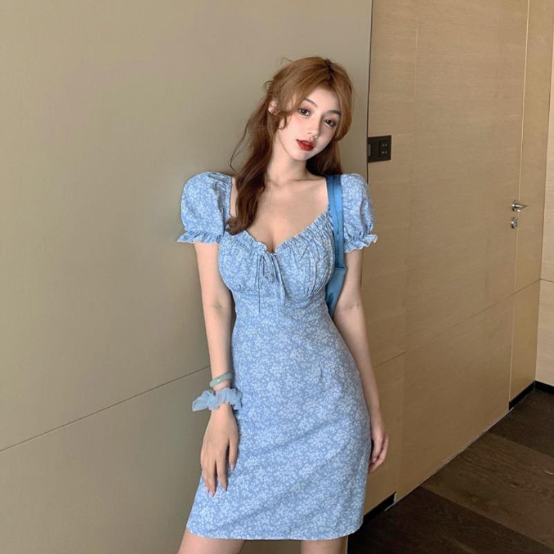 French style small floral dress women's summer scheming open collarbone square collar Platycodon grandiflorum waist-tight sexy puff sleeve skirt