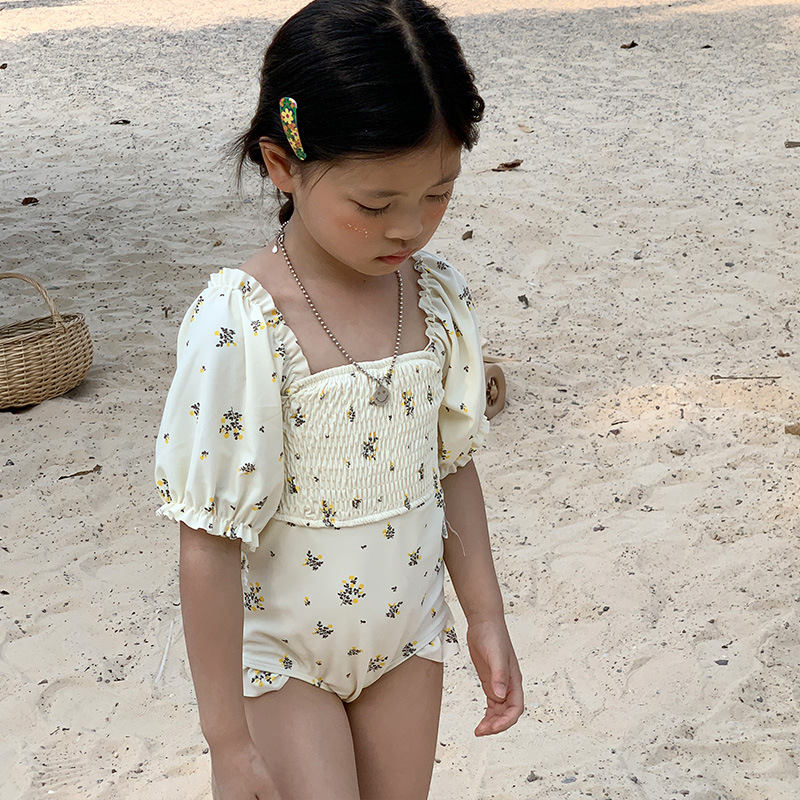 2023 New Girls' Niche Vintage Floral Bubble Sleeve Quick-drying Swimsuit Baby's Summer Western-style One-piece Swimsuit Trendy