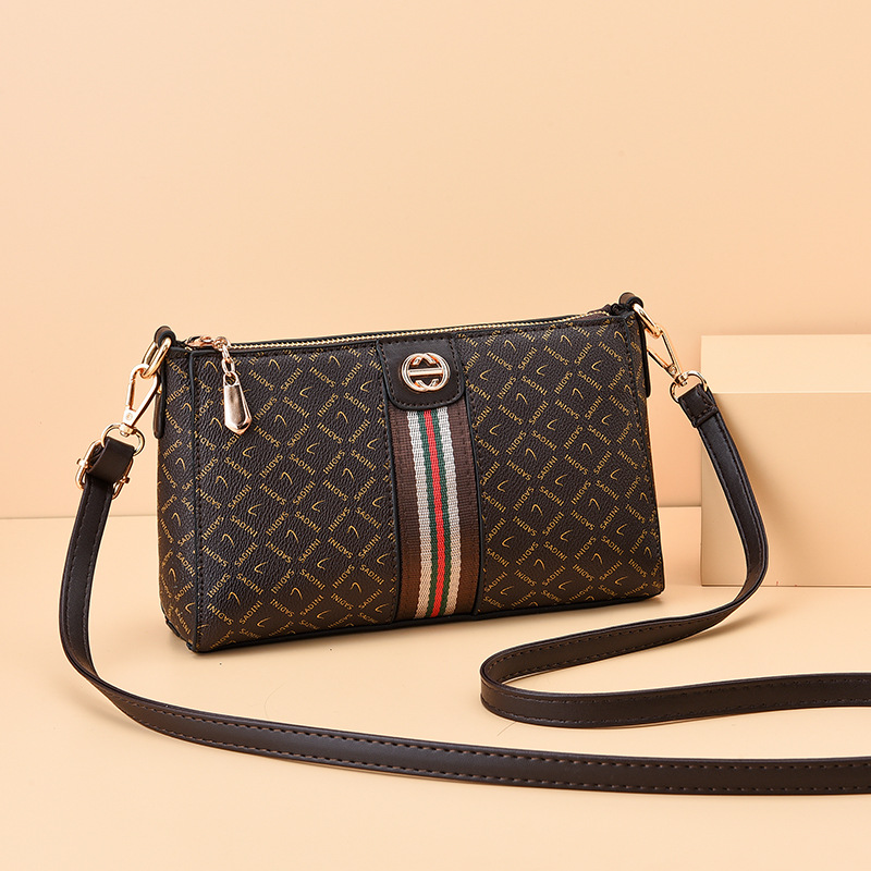 Women's bag 2022 summer middle-aged women's bag Korean style simple casual mom bag horizontal square shoulder messenger bag fashion
