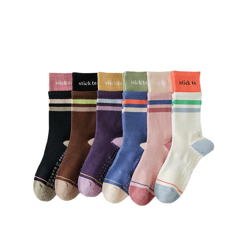 2023 new yoga socks women's mid-calf length socks pure cotton double rib Pilates sports non-slip socks with shark tights