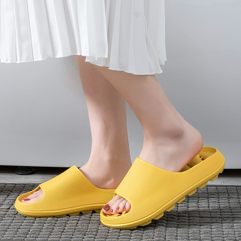 New Style Thick Bottom Non-Slip Bathroom Slippers Women's Summer Home Leakage Household Indoor Shit Feeling Bathing Sandals and Slippers for Men