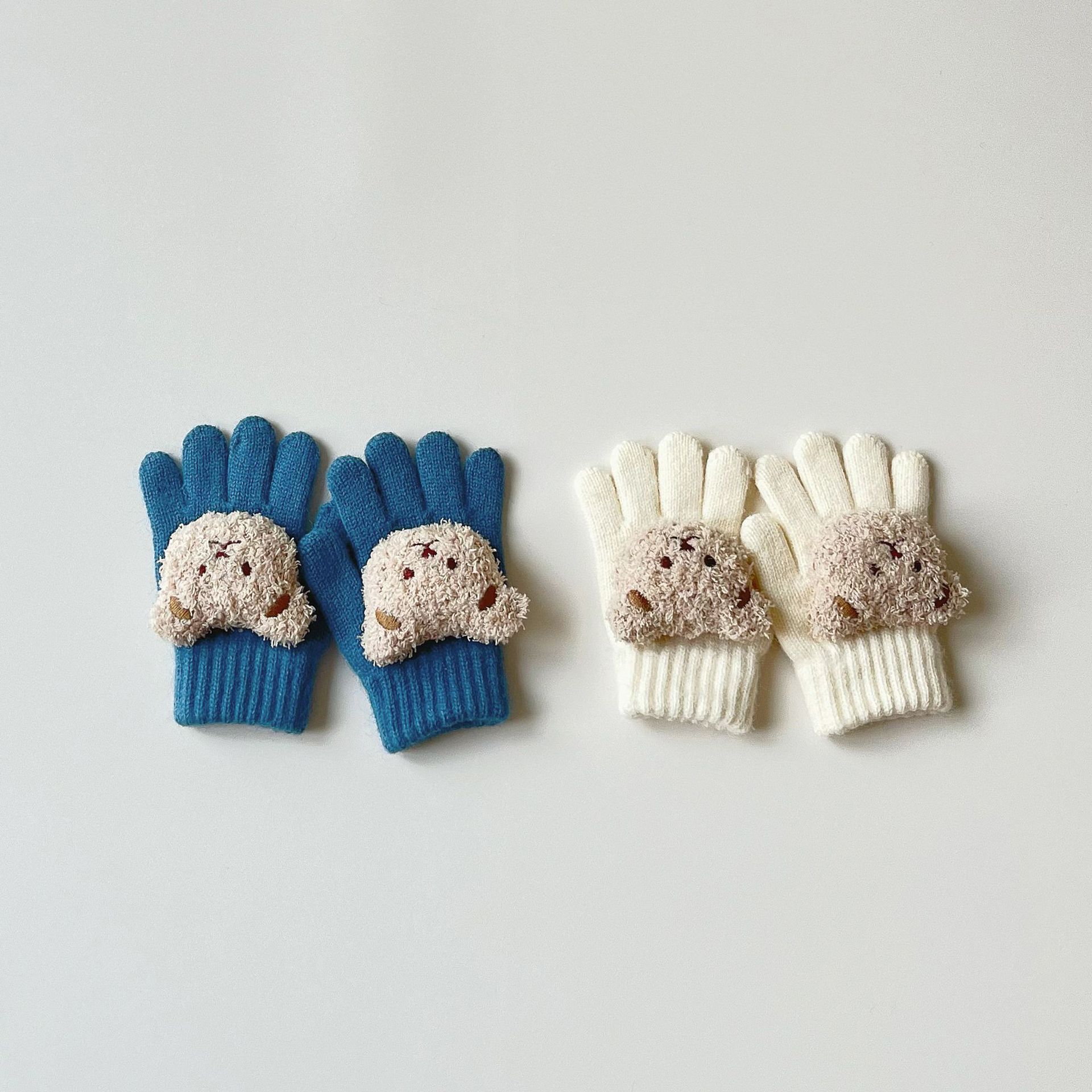 Qiu Nan children's gloves winter 2023 new Korean style ins fashion bear cartoon warm baby gloves wholesale