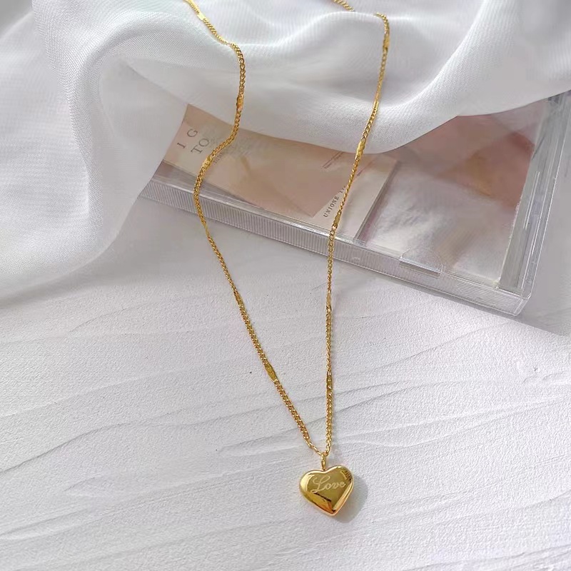 New love love Necklace Internet Celebrity Same Style Simple Elegant Entry Luxury Necklace Chain Peach Collarbone Chain Necklace Jewelry