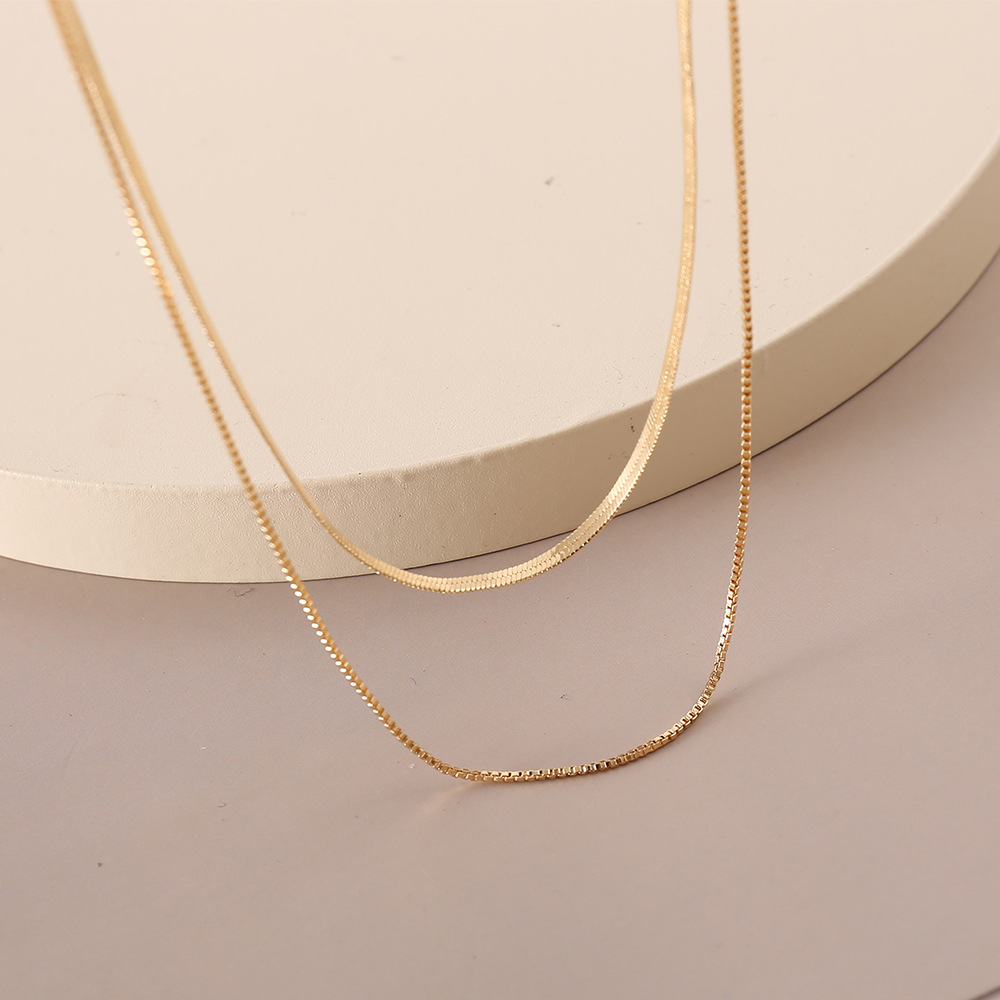 nouveau collier multicouche en os de serpent en gros personnalité créative chaîne de clavicule en alliage doré ins collier rouge net_voghion.com