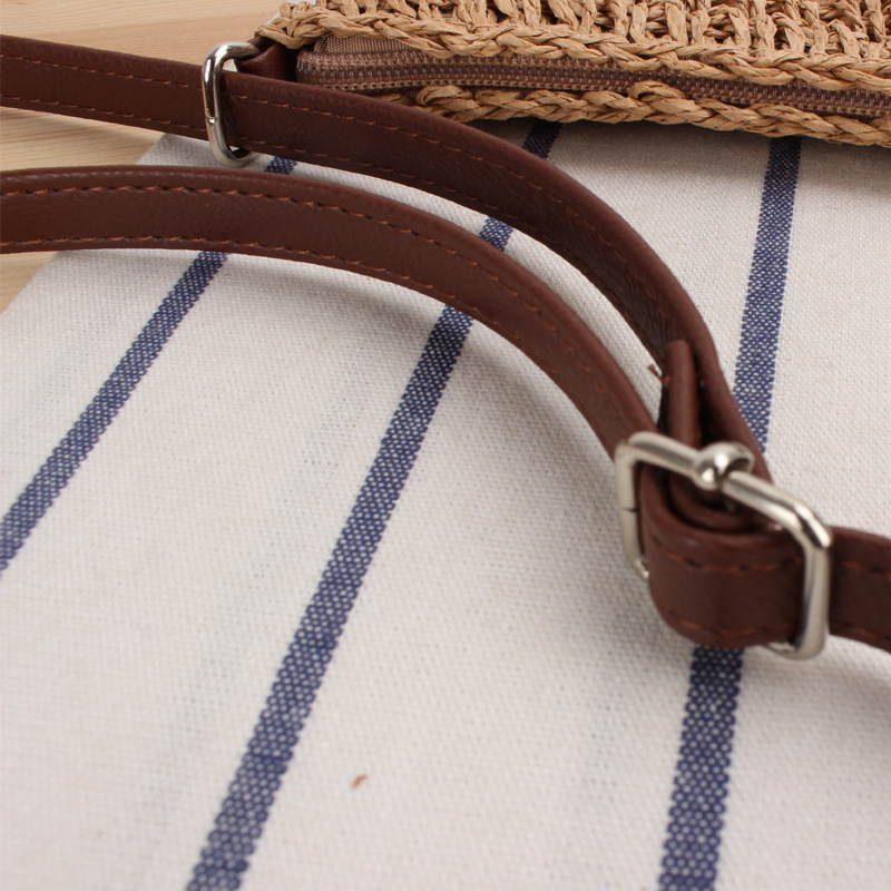 A generation of small commuter crossbody woven bag Korean fashion beach bag New Tide ins leisure straw bag