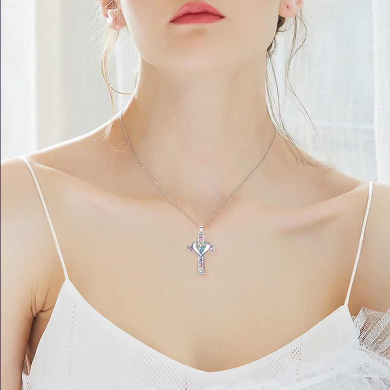 Cross-border new European and American fashion colored diamond cross necklace women's all-match pendant heart-shaped clavicle chain jewelry wholesale