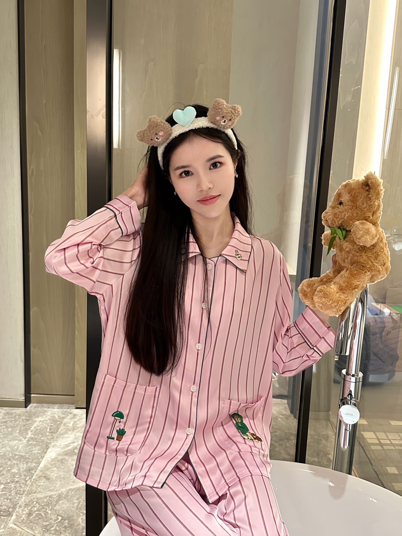 [Teenie rayas] lindo estilo chica pijamas de seda del hielo Las Mujeres Otoño e Invierno dulce manga larga homewear traje