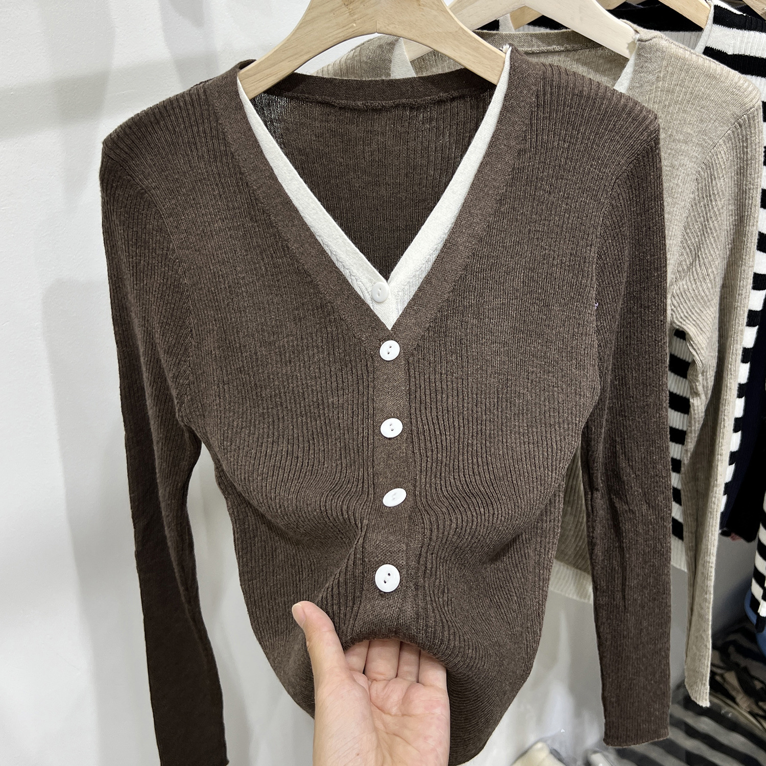Fake Two-piece Knitted Sweater Cardigan Women's Spring New Long-sleeved V-neck Elegant Top Slim-fit Inner Base Shirt Sweater