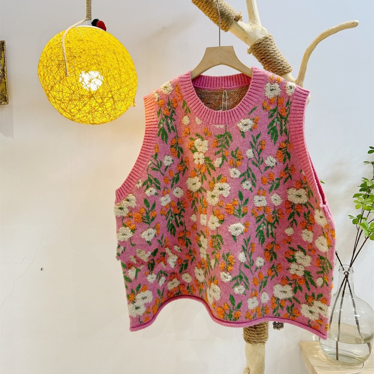 Sleeveless Three-dimensional Floral Knitted Vest Women's Spring 2023 New Style Lazy Style Loose Age-reducing All-match Stacked Vest