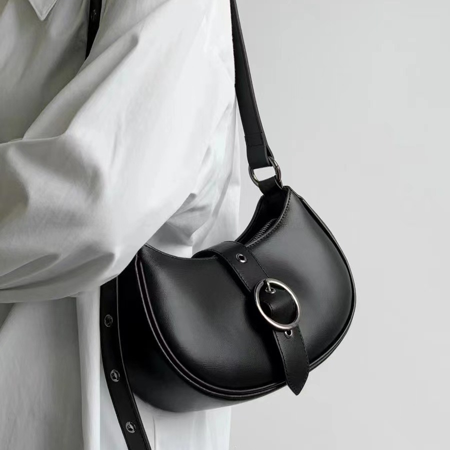 Vintage Motorcycle Saddle Bag Women's 2025 New Texturized silver Niche Design Fashionable Underarm Shoulder Crossbody Bag