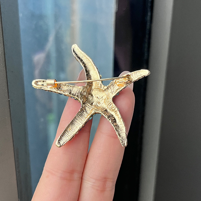 New inlaid rhinestone cute multi-color starfish brooch fashion personality star corsage spot factory wholesale