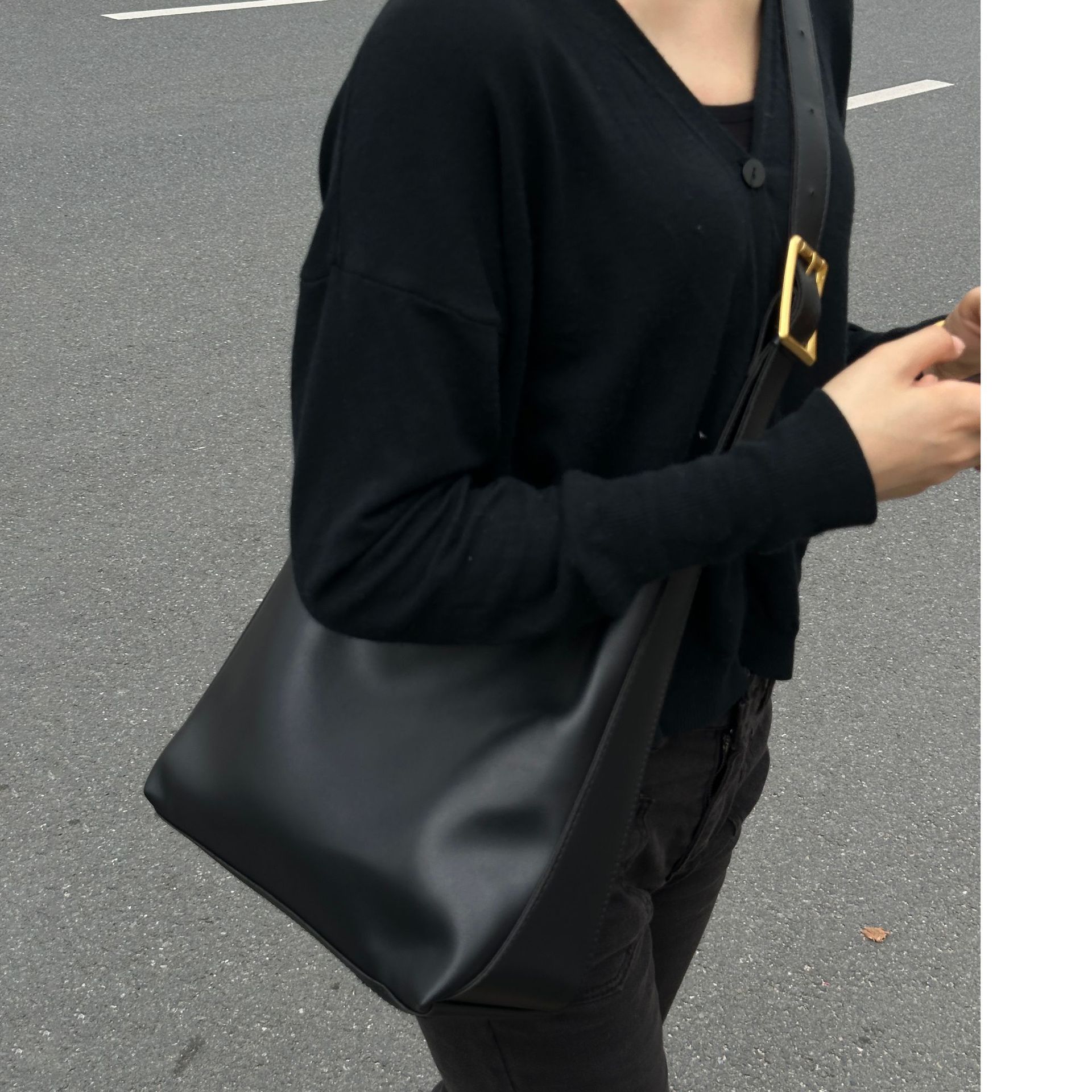 handbag New Fashion All-match Bucket Large Capacity Simple Casual Two-piece Soft Collapse Shoulder Crossbody Bag_voghion.com