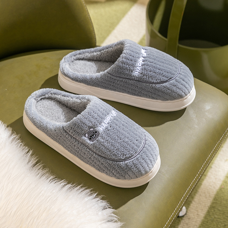 In stock cotton slippers women's home autumn and winter indoor warm home shoes couple slippers men's winter home shoes manufacturer