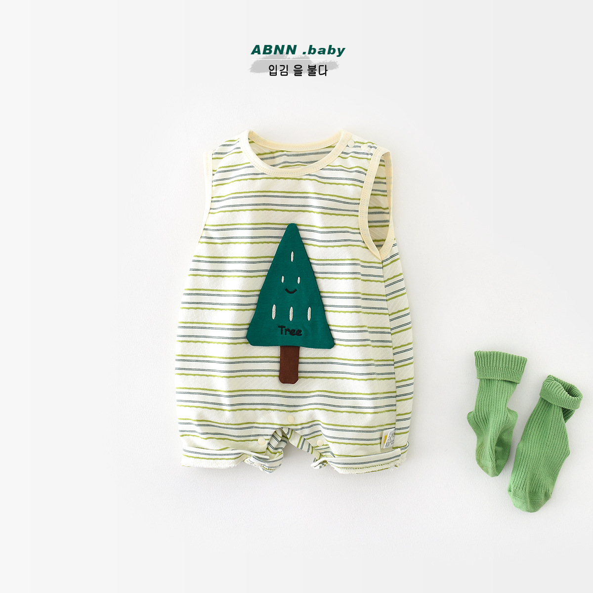 Baby jumpsuit summer men and women baby Korean green striped cartoon small tree cool newborn sleeveless clothes