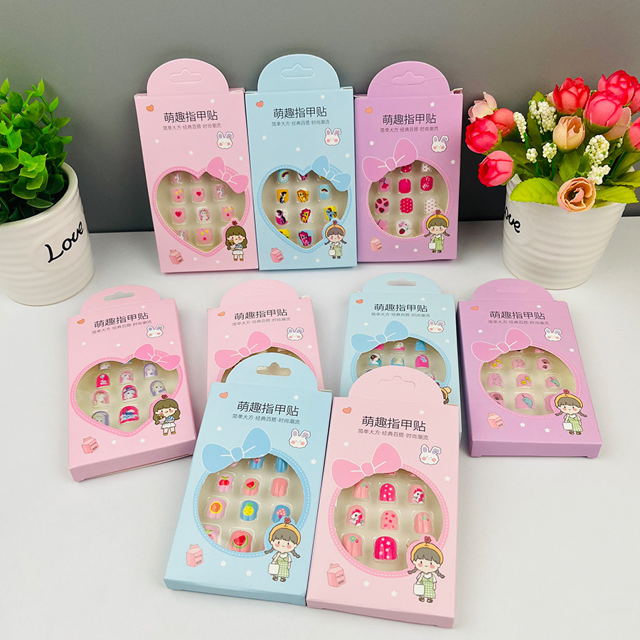 12 pieces children's nail patch cartoon safe waterproof non-toxic nail sticker little girl wearable removable manicure