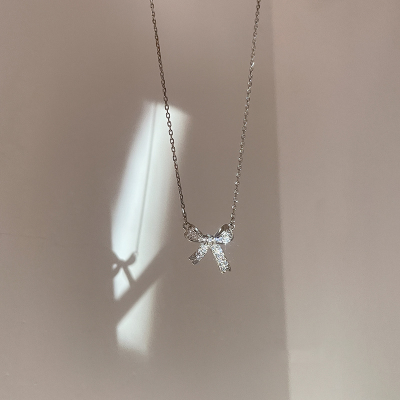 Bow Necklace Girls Summer Light Luxury Niche Design Clavicle Chain 2022 New Internet Celebrity Titanium Steel Chain