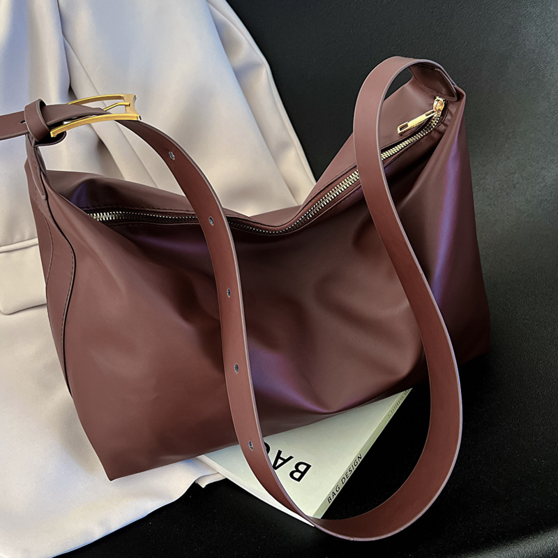 Large Capacity Shoulder Bag Women's Bag Vintage 2022 Autumn and Winter New Texture Tote Bag Fashionable Casual Commuter Crossbody Bag