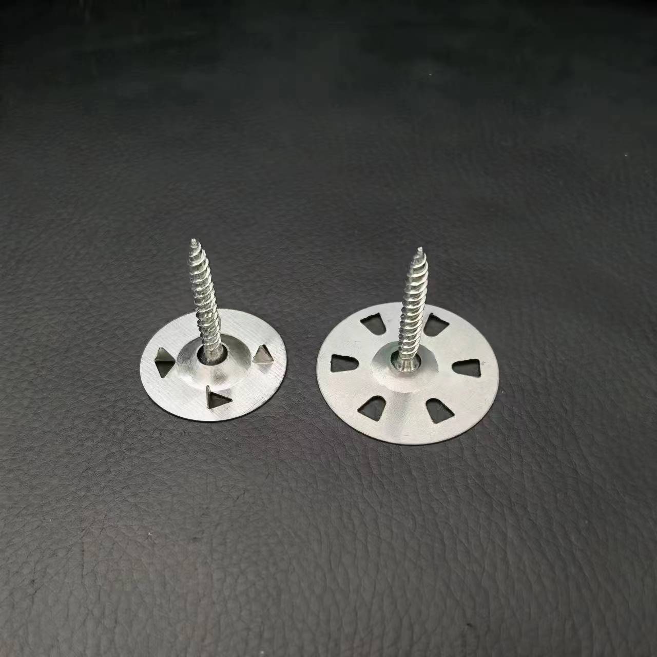 Factory supply insulation nail gasket gypsum board sticky piece butterfly-shaped six-hole four-thorn fixed insulation piece background wall lock piece