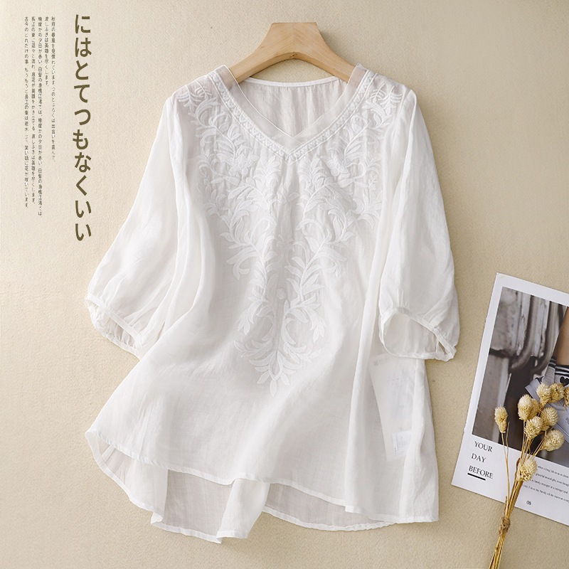 Real shot 2023 Summer new cotton and linen embroidery art retro top T-shirt women